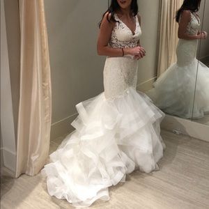 Mermaid wedding gown •BRAND NEW•
